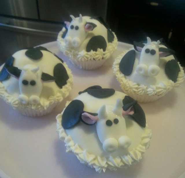 cow cupcakes