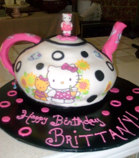 Hello Kitty Fondant Teapot Cake