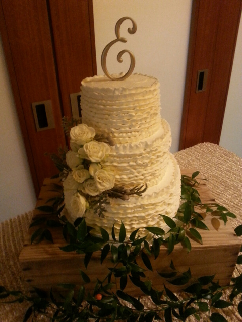 wine room ruffle cake