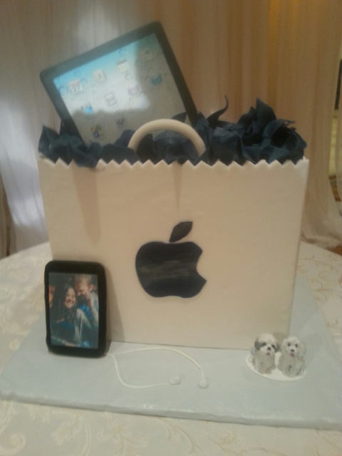 Apple Shopping Bag Cake